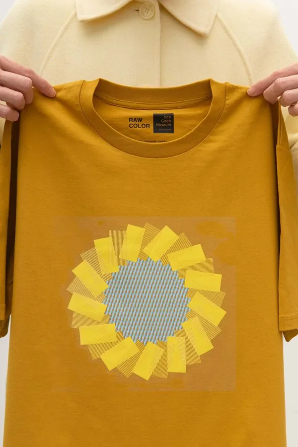 Raw Color T-shirt ocre Zonnebloemen